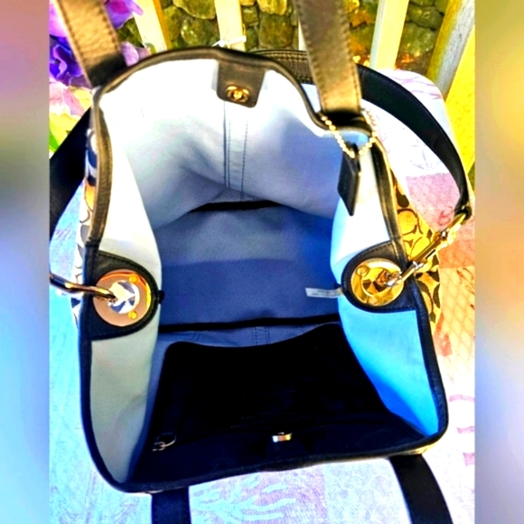 COACH SIGNATURE HADLEY DUFFLE BAG IN BLACK AND GREY - Picture 5 of 16